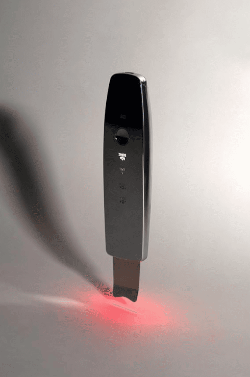 Appareil nettoyant - Led rouge pour nettoyer en profondeur les peaux matures et les booster en collagène
